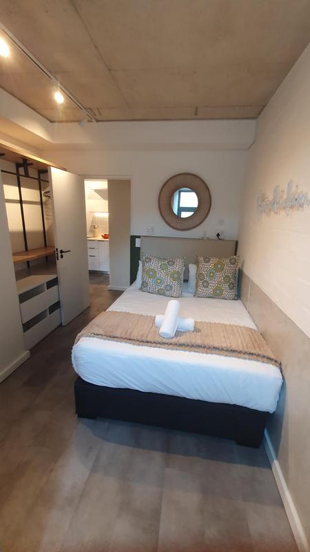 2 Bedroom Property for Sale in Sea Point Western Cape
